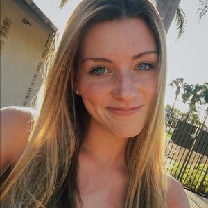 Meet your Posher, Joni